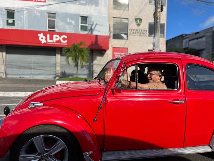 Quadro 'De Carona com Caetano' cravou o nome do ex-secretário de Relações Internacionais na liderança do grupo de pré-candidatos a prefeito mais bem posicionados nas redes sociais no estado (Foto: Reprodução)